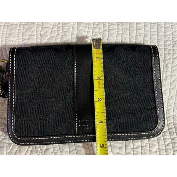 Coach Signature Black clutch - Picture 8 of 9